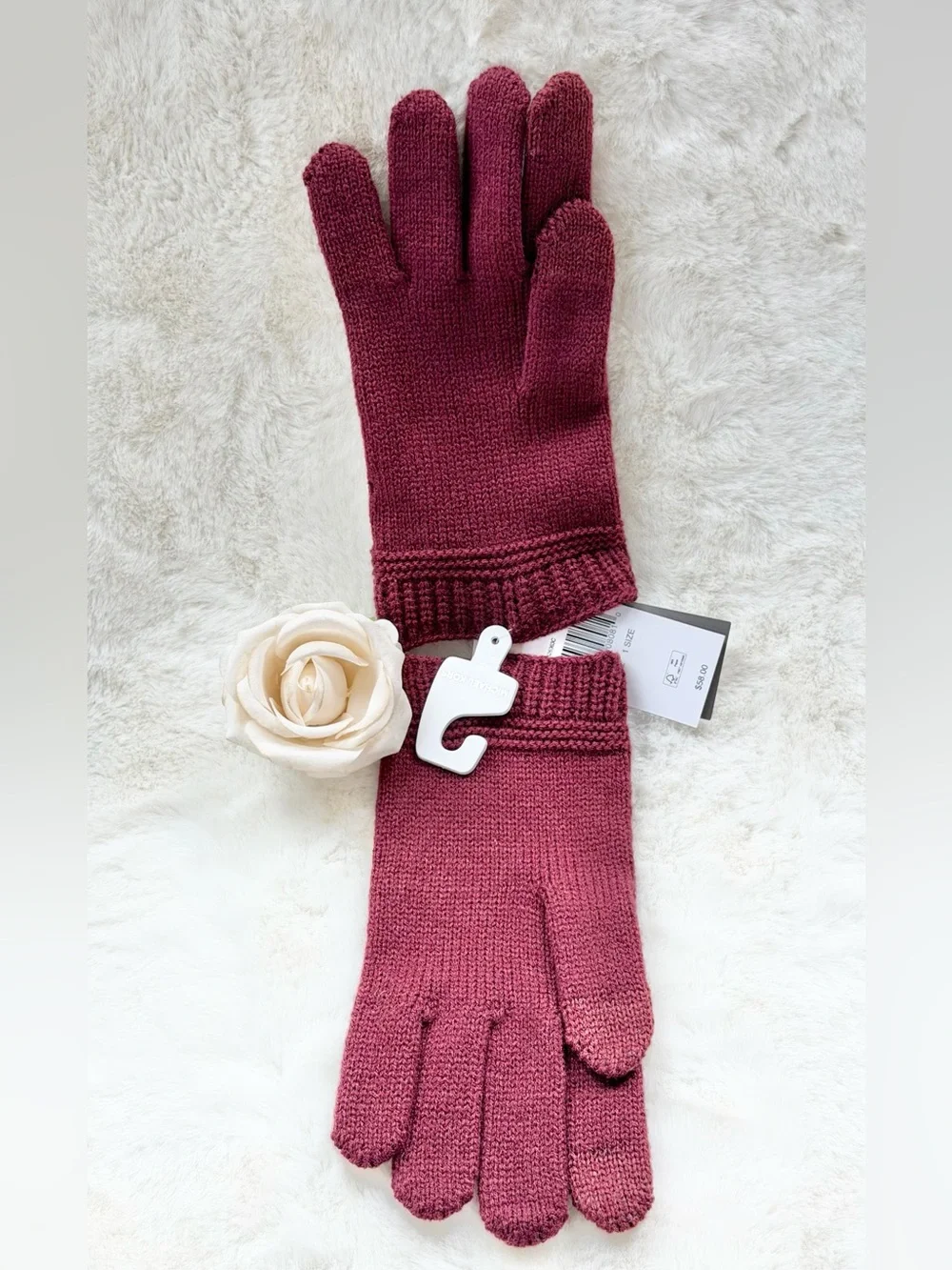 Michael Kors Knit Touchscreen Gloves - thumb and index finger. Merlot (Burgundy)
